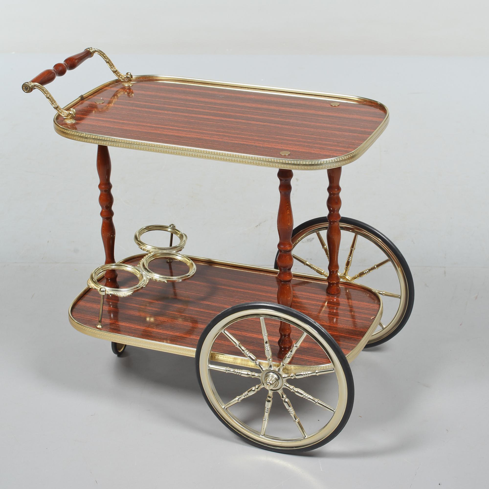 SERVERINGSVAGN, 1900-talets andra hälft.