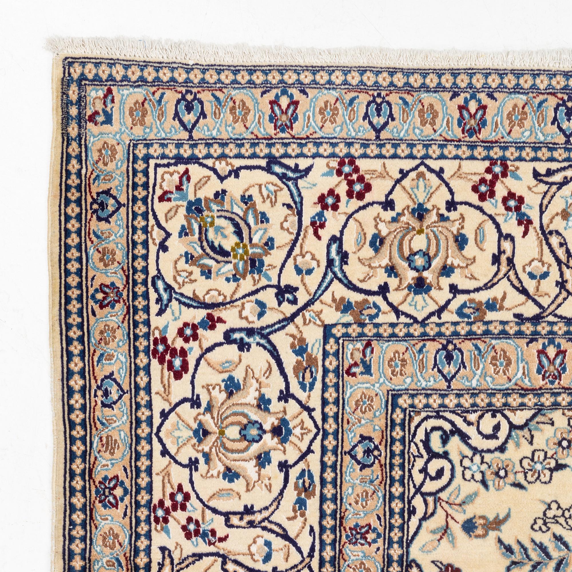 Matta, Nain part silk, ca 343 x 248 cm.