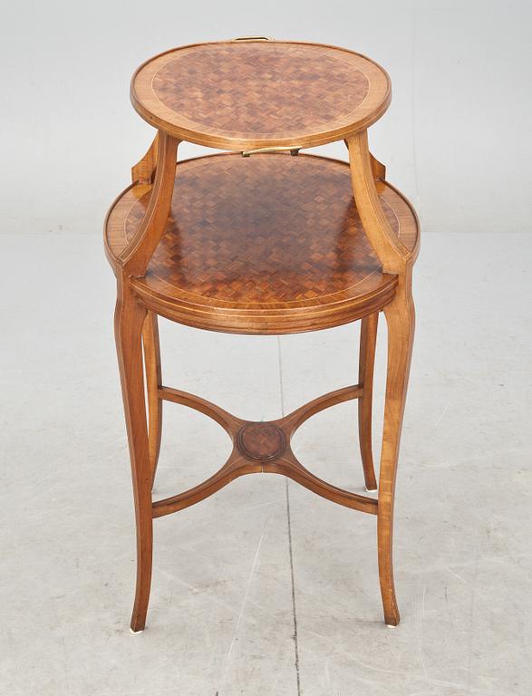 SERVERINGSBORD/ETAGERE. Louis XVI-stil.