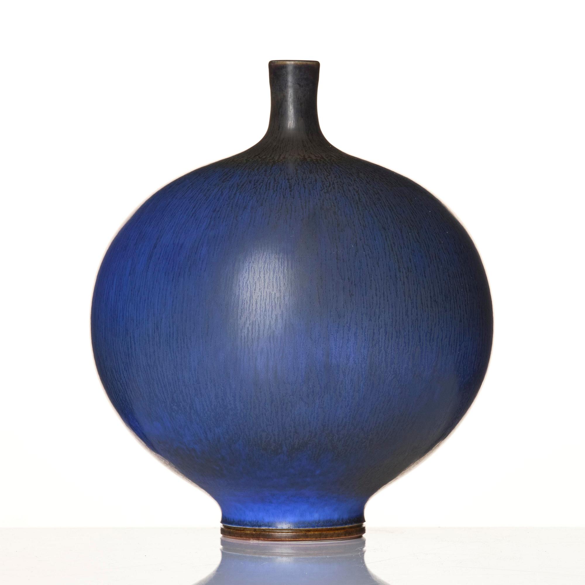 Berndt Friberg, a stoneware vase, Gustavsberg Studio 1975.