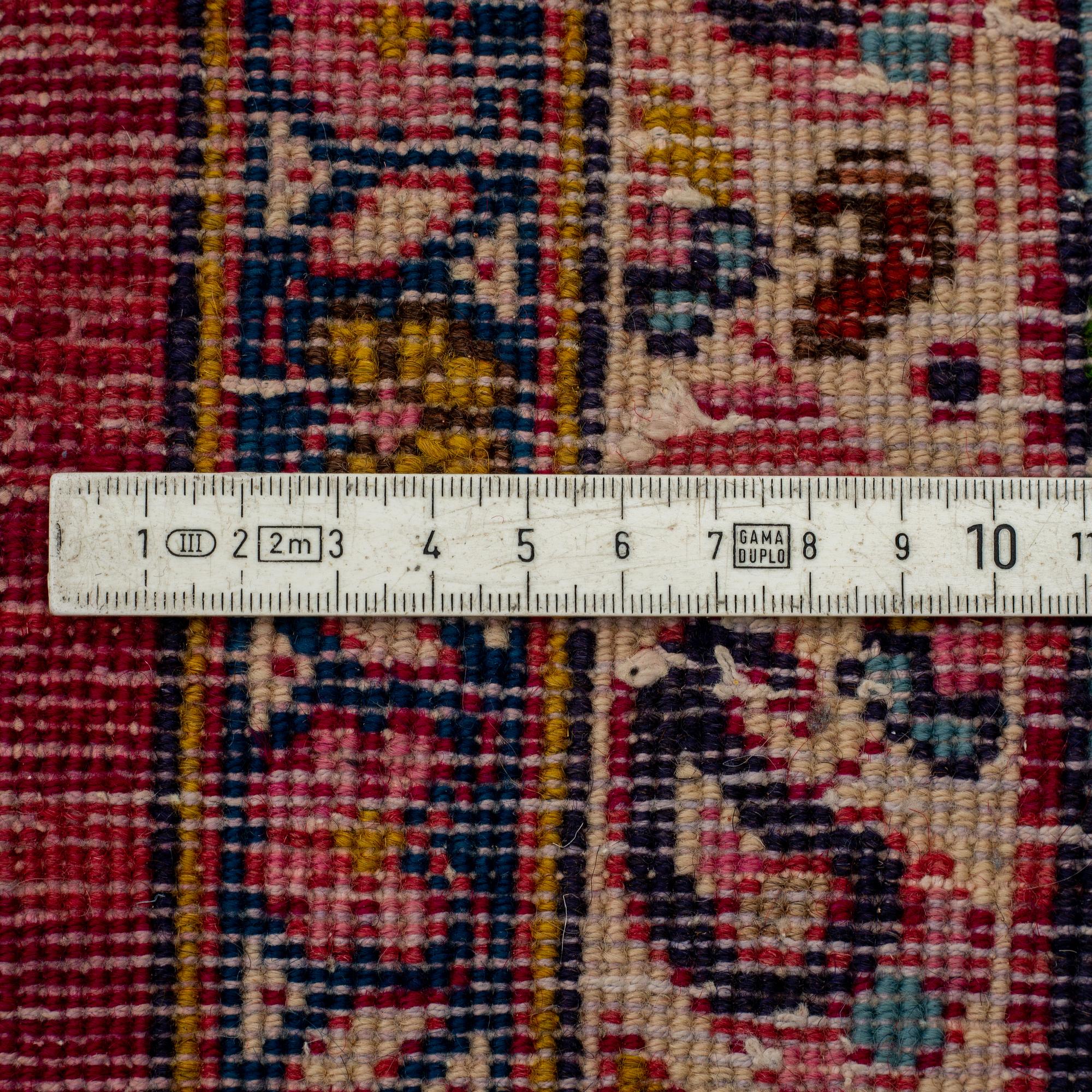 A CARPET, Old Mashad, ca 299 x 206 cm.