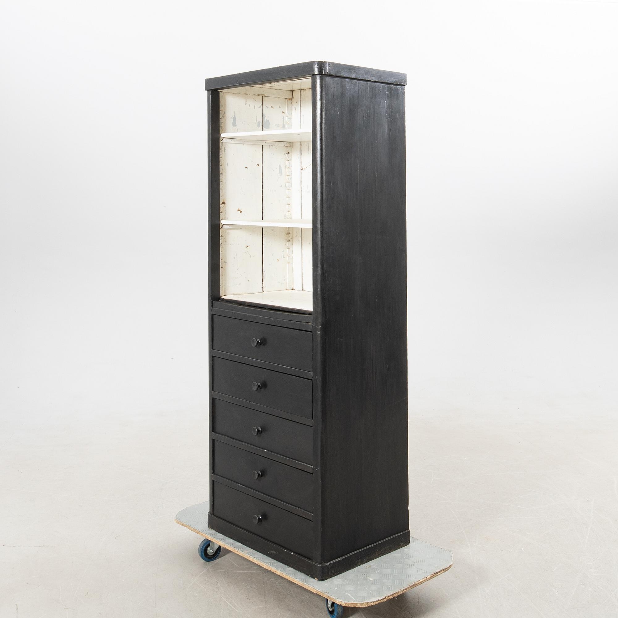 Shelf, 20th century.