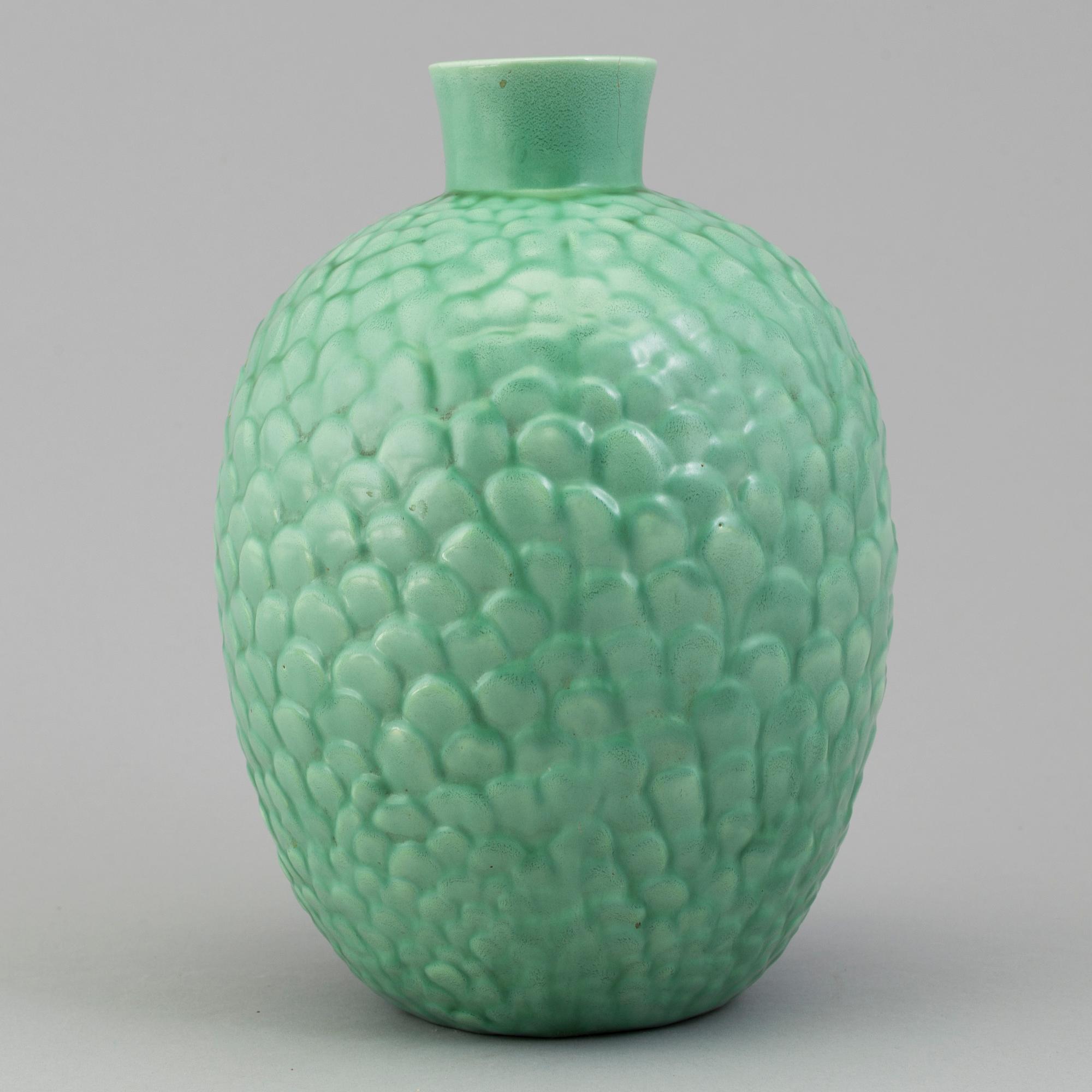 A 1940´s earthenware Anna-Lisa Thomson vase from Upsala Ekeby.