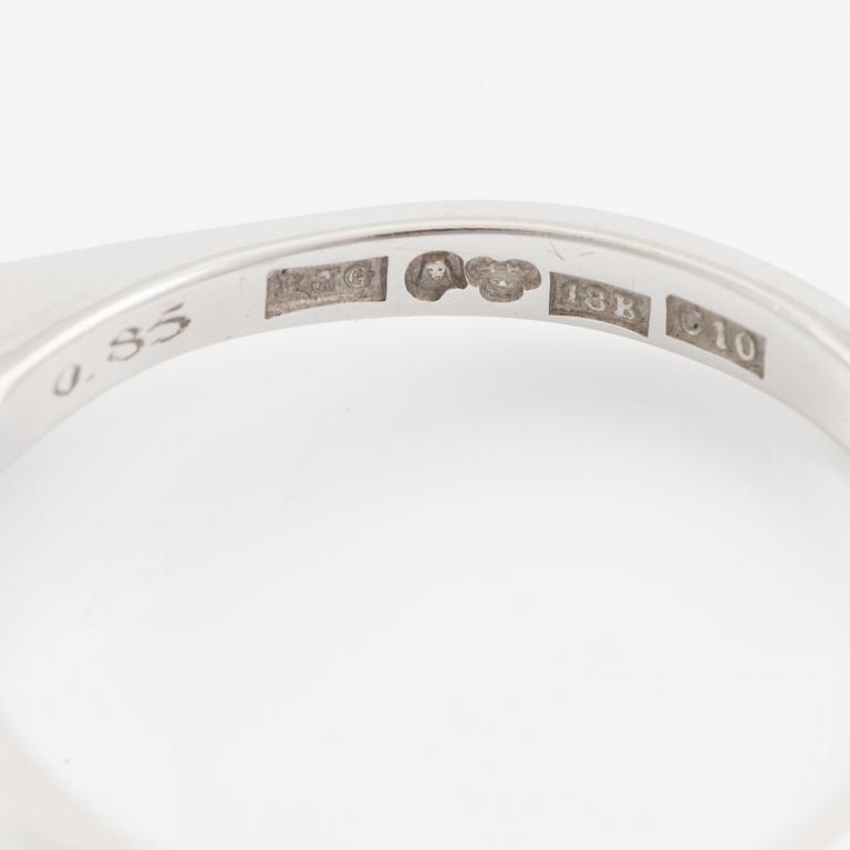 Ring, 18K vitguld med briljantslipad diamant 0.85 ct enligt gravyr.