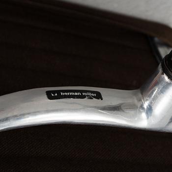 Charles and Ray Eames, karmstol, modell EA 108, Herman Miller, formgiven 1958.