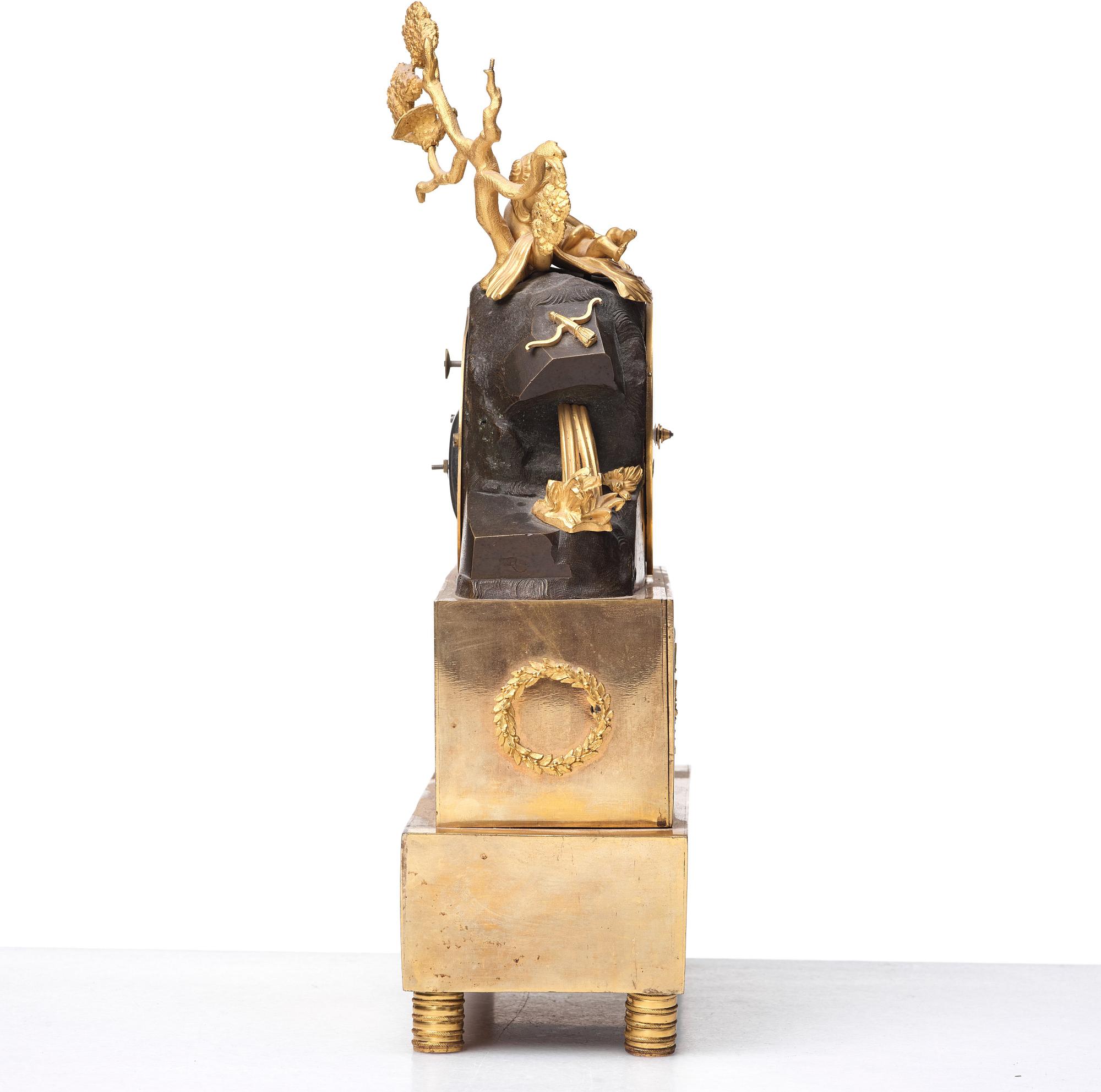 BORDSPENDYL, av Ephraim Hedström (Ephraim H mästare i Stockholm 1808-1818), Sengustaviansk.