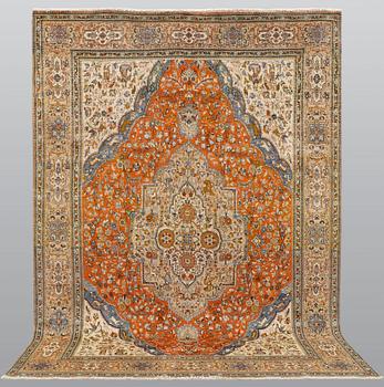 A carpet, Figural Tabriz so called Tabatabai, ca 390 x 268 cm.