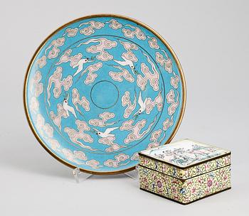 DOSA samt FAT, cloisonné, Kina, 1800/1900-tal.