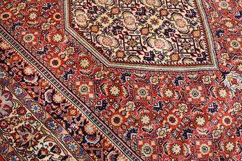 A Bidjar rug, c. 300 x 196 cm.