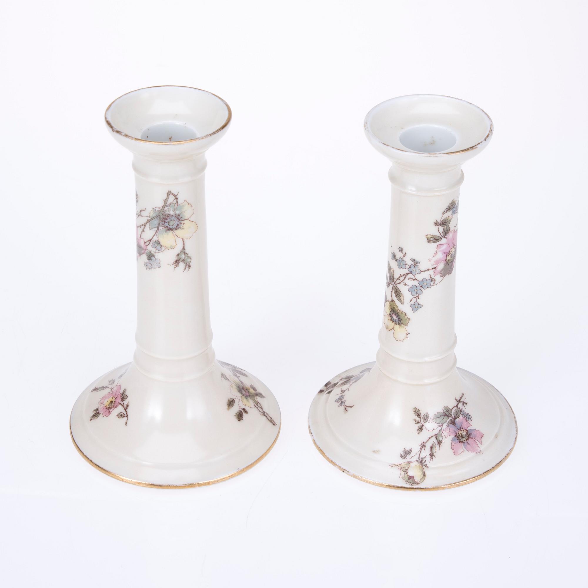 LJUSSTAKAR, ett par, porslin, Limoges, Frankrike 1900-tal.