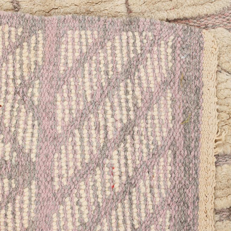 INGRID HELLMAN-KNAFVE , MATTO, "Haga", knotted pile in relief, ca 215 x 125,5 cm, signed IHK (Ingrid Hellman-Knafve), Sweden the 1950'-60's.