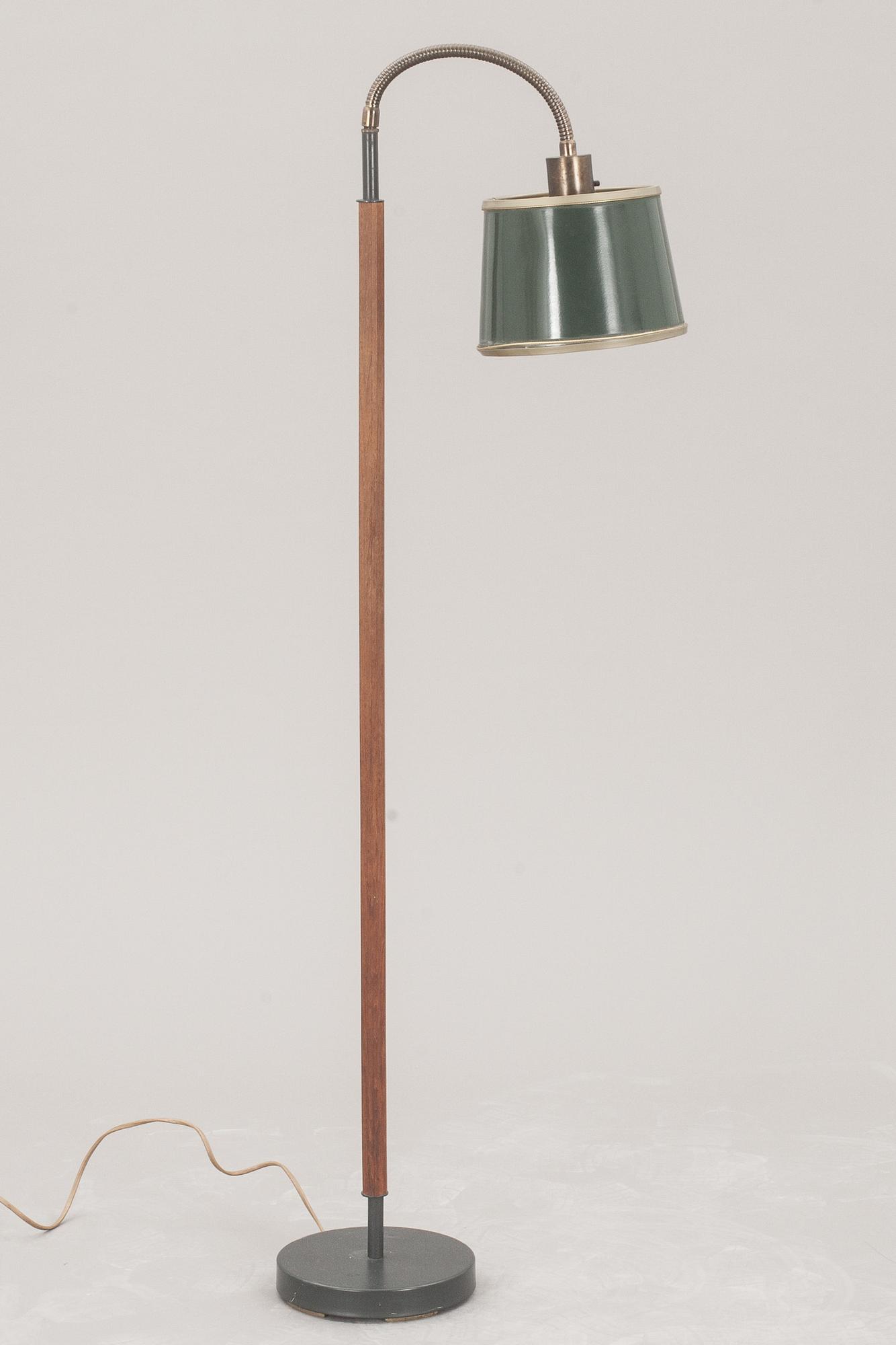 GOLVLAMPA, 1900-talets mitt.