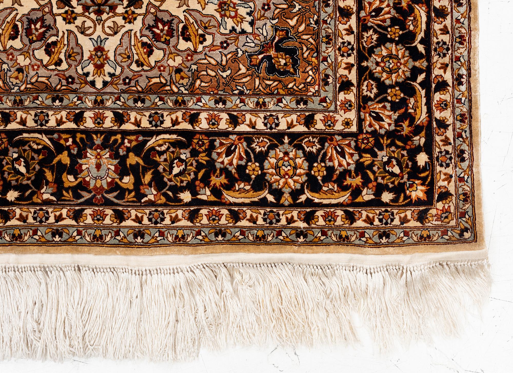 Carpet, silk Ghom, approx. 155 x 93 cm.