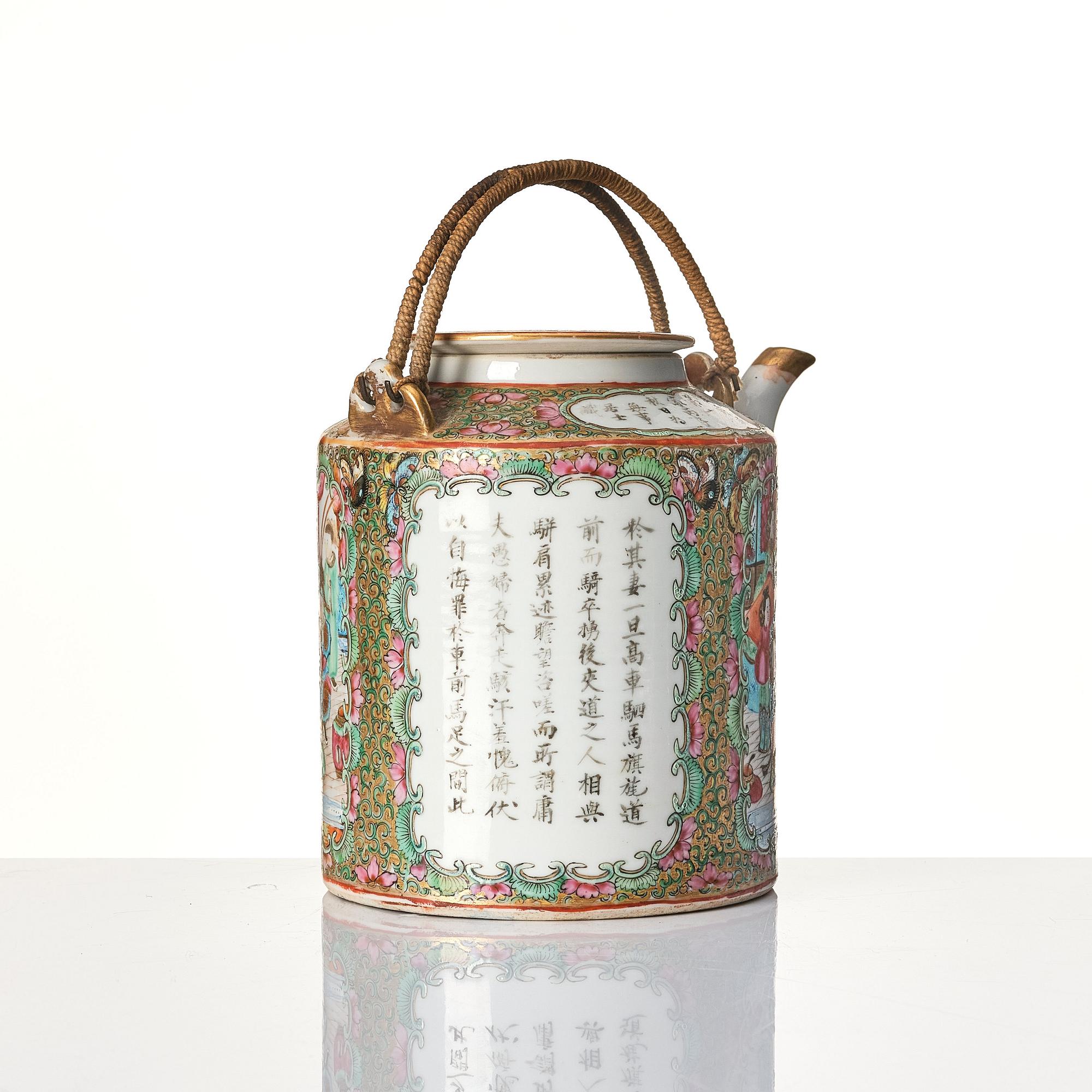 Tekanna med lock, porslin. Kanton, 1800-tal.