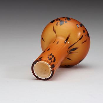 VAS, pekingglas. Sen Qingdynasti (1644-1912), med Guangxu fyra karaktärers märke.
