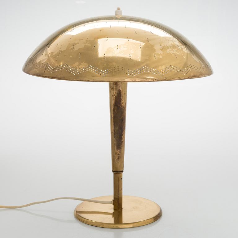 Paavo Tynell, A mid-20th century '5061' table lamp for Taito Finland.