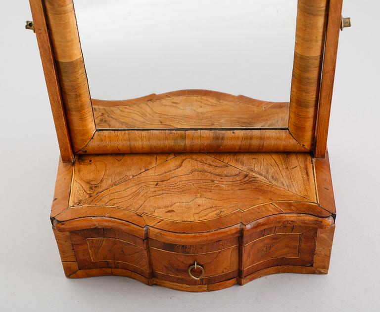 TOILETTESPEGEL, rokoko, 1700-tal.