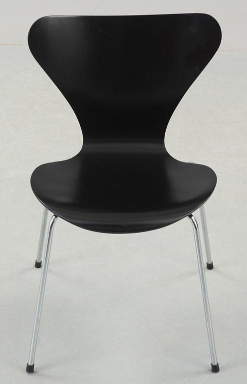 STOL, "Sjuan", Arne Jacobsen, Fritz Hansen, bär datering 1970.