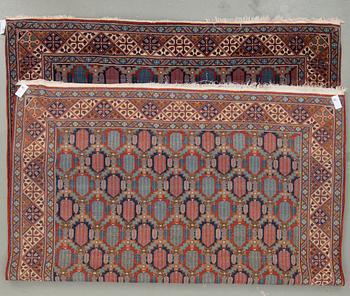 MATTA, semiantik Ghom. Ca 317x232 cm.