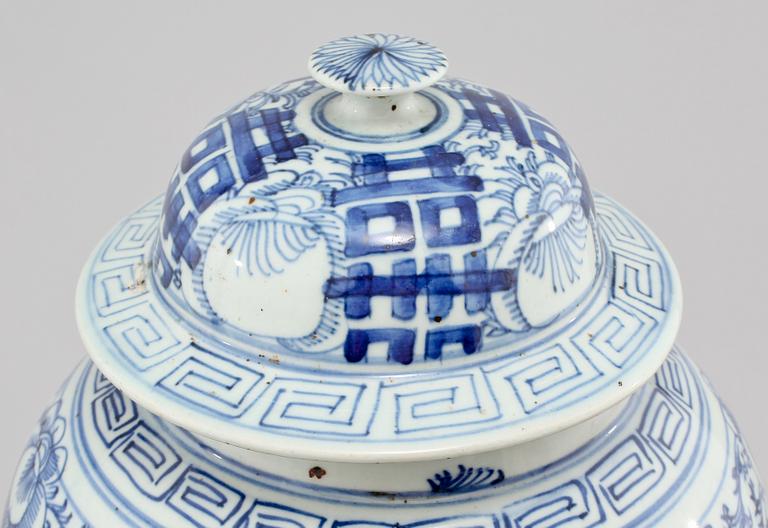 LOCKURNA, porslin, Kina, omkring sekelskiftet 1800/1900.