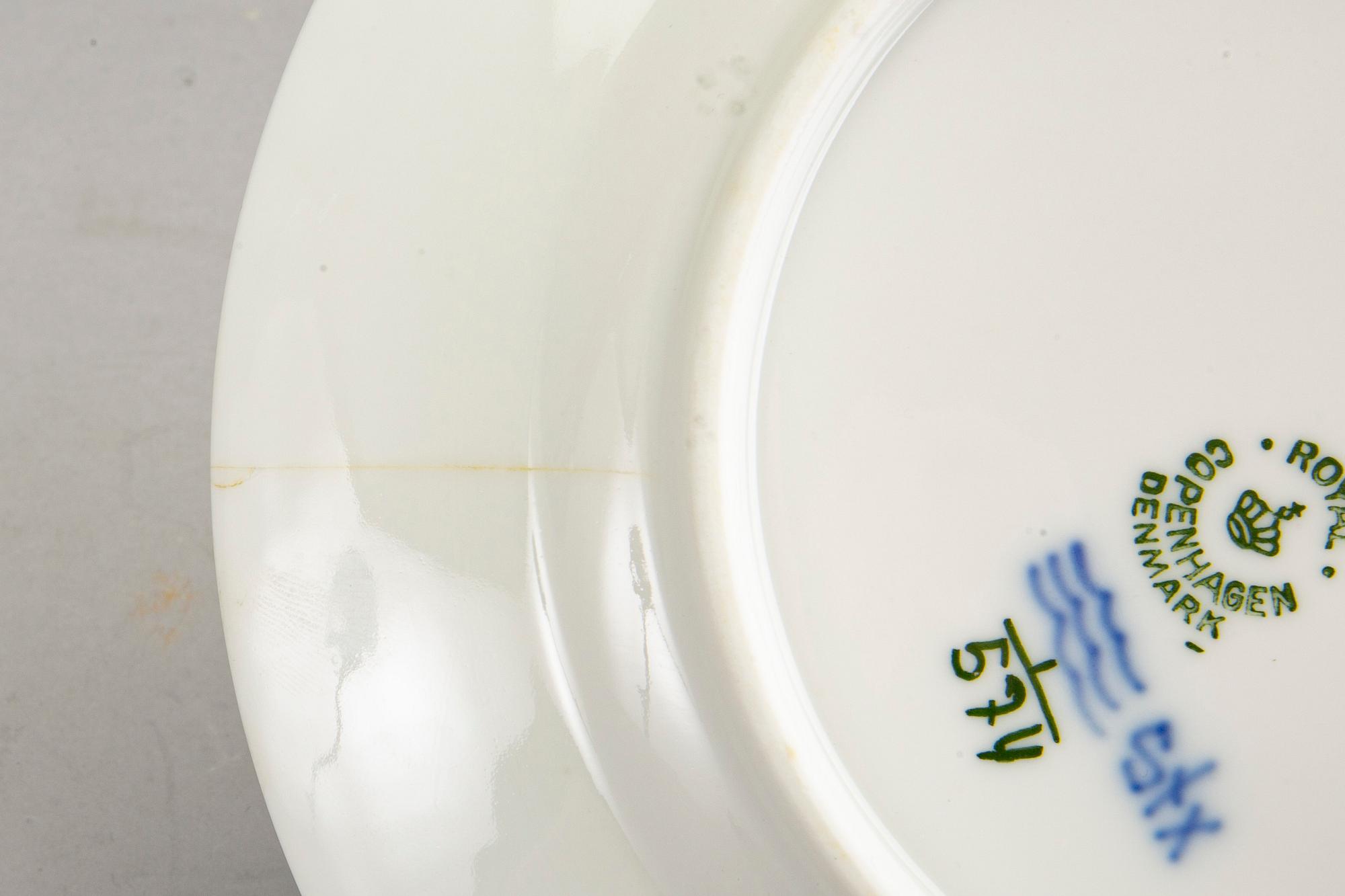 SERVIS ca 71 dlr, "Musselmalet helblonde", Royal Copenhagen Danmark 1900-talets andra hälft porslin.