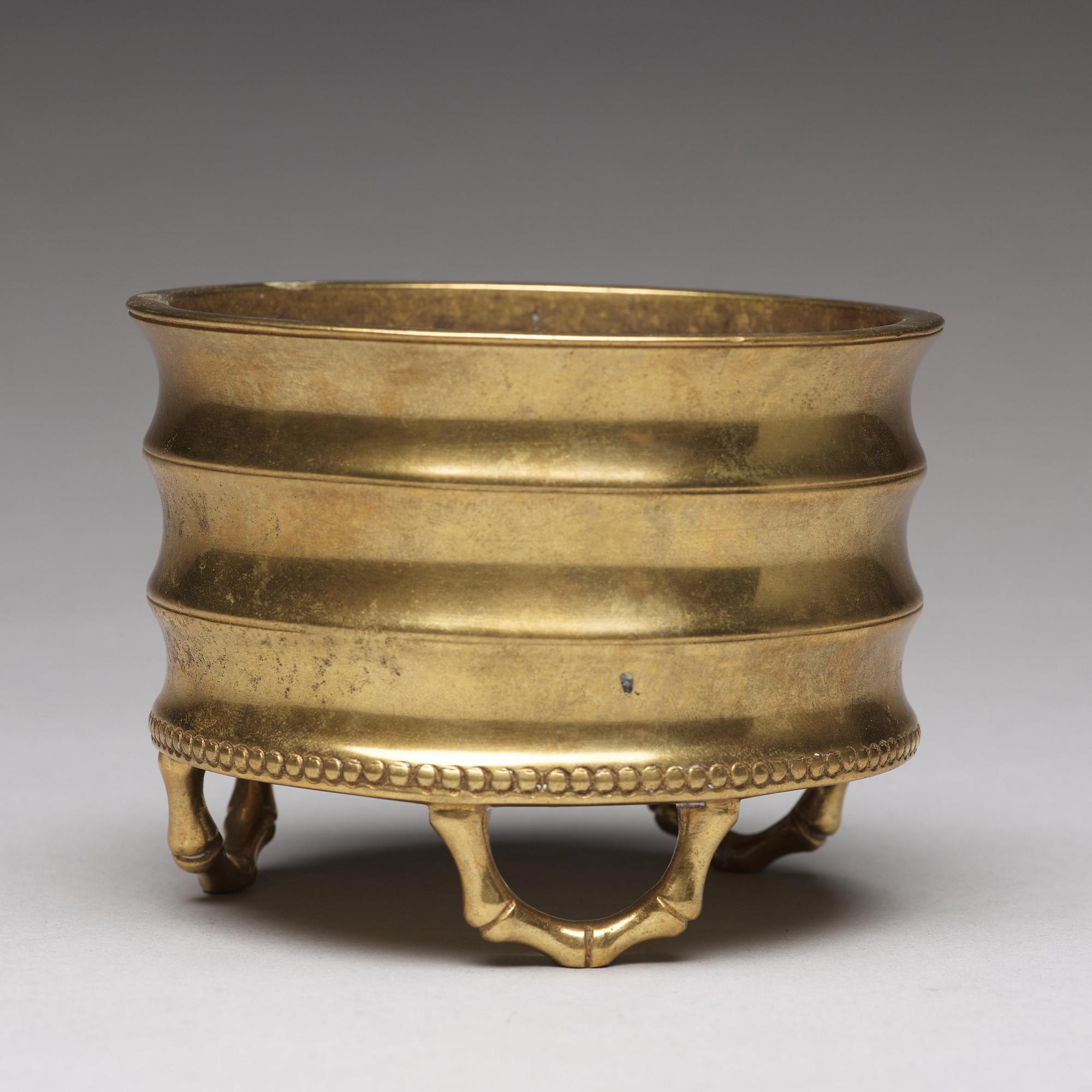 A bronze incense burner, Qing dynasty.