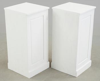 KOLONNSKÅP, ett par, 1900-talets första hälft.