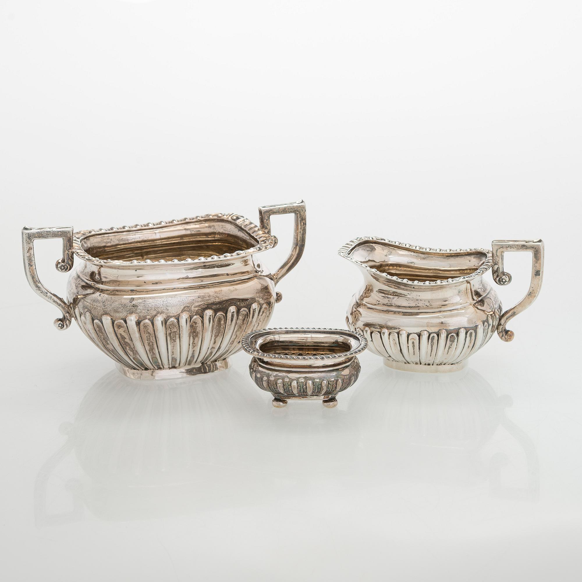 Sokerikko ja kermakko sekä suolakko, sterlinghopeaa, Englanti 1906-1912.