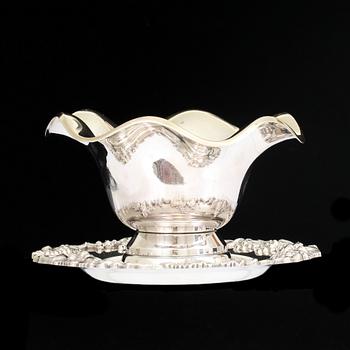 SÅSSKÅL, Sverige och VINKYLARE, England, nysilver, 1900-tal.