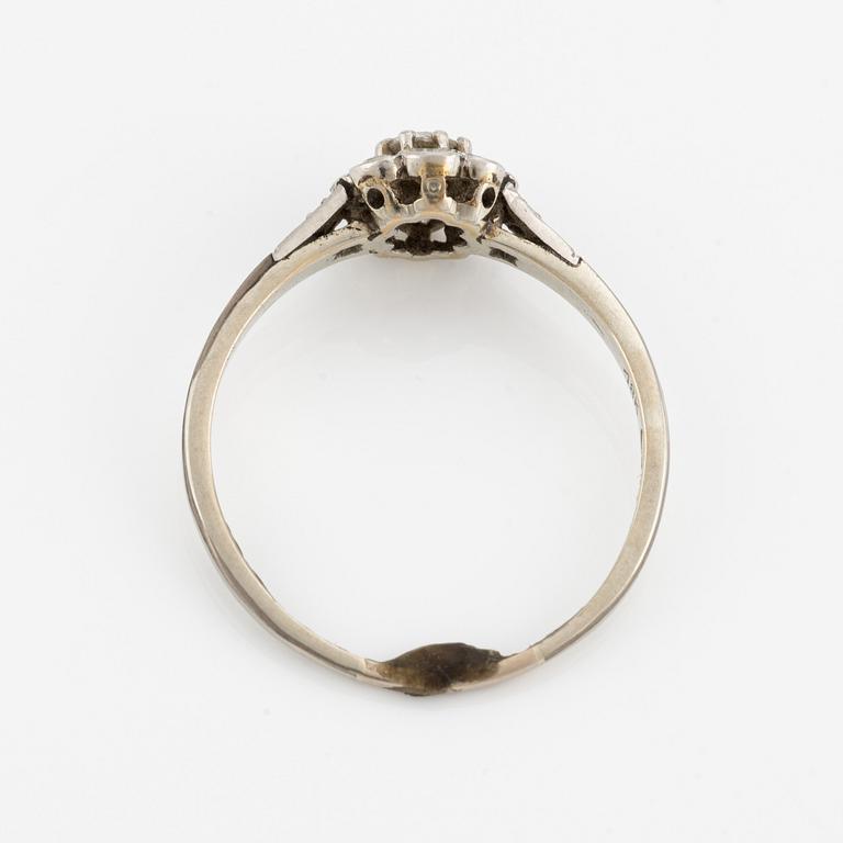 Ring, carmosemodell, 18K vitguld med diamanter.