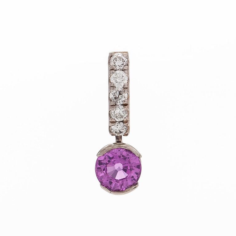 Riipus, 14K valkokultaa, pinkki safiiri ja briljanttihiottuja timantteja.
