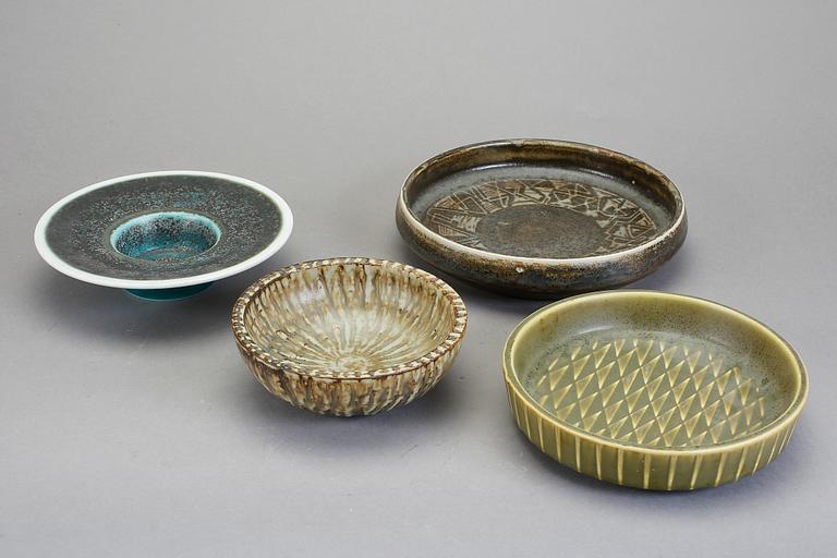 FAT, 4 st, stengods, Gunnar Nylund och Carl-Harry Stålhane, Rörstrand. Ett fat unikat.