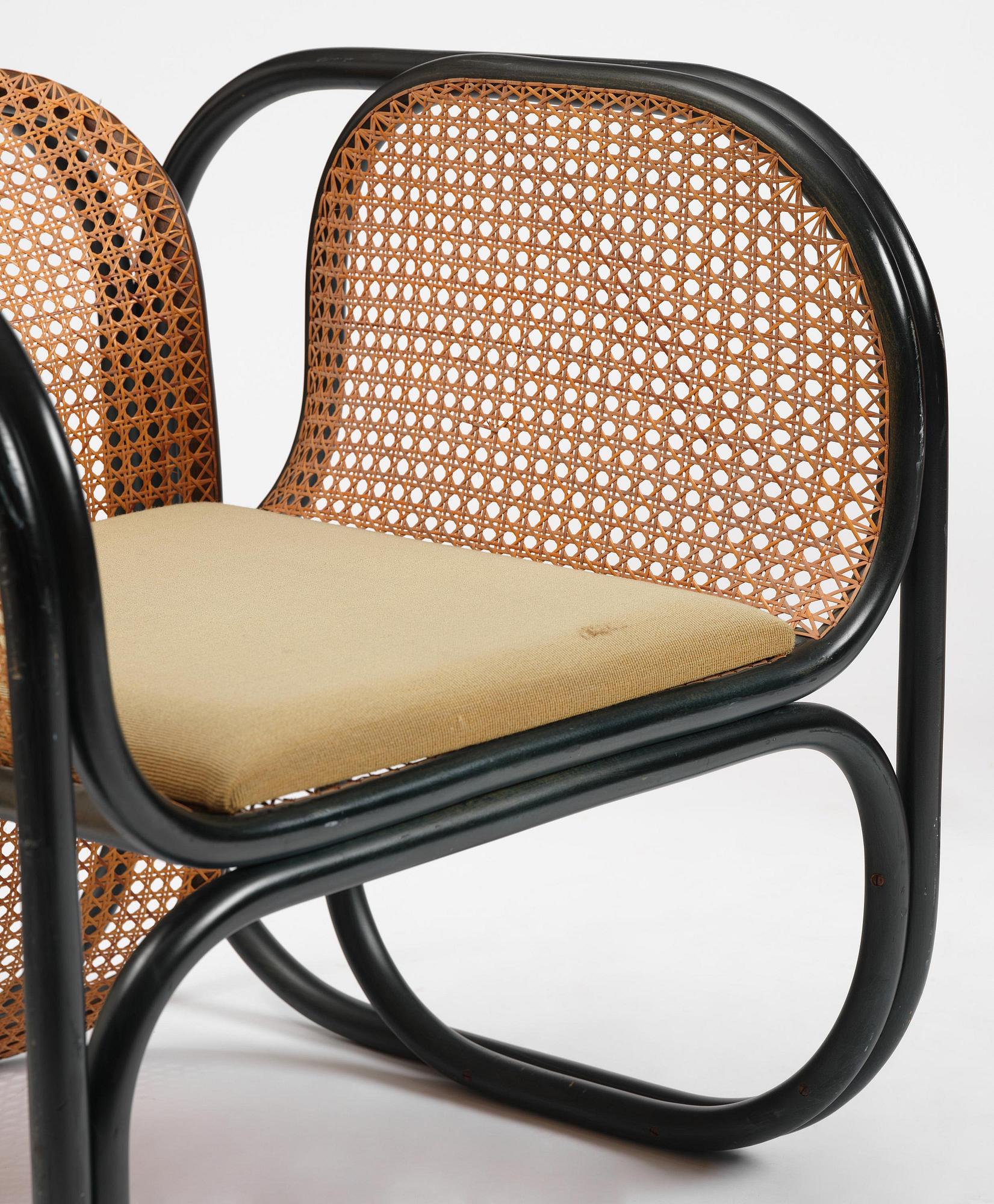 Jan Bocan, fåtöljer, ett par, Thonet, utförda för Tjeckoslovakiska ambassaden, Stockholm, 1972.
