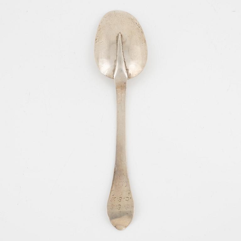 A Swedish 18th century silver spoon, marks of Johan Dragman, Arboga (1701-1746).