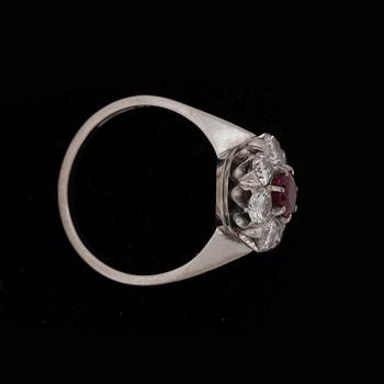 A  ruby ring with brilliant cut diamonds, tot. app. 1.20 ct.