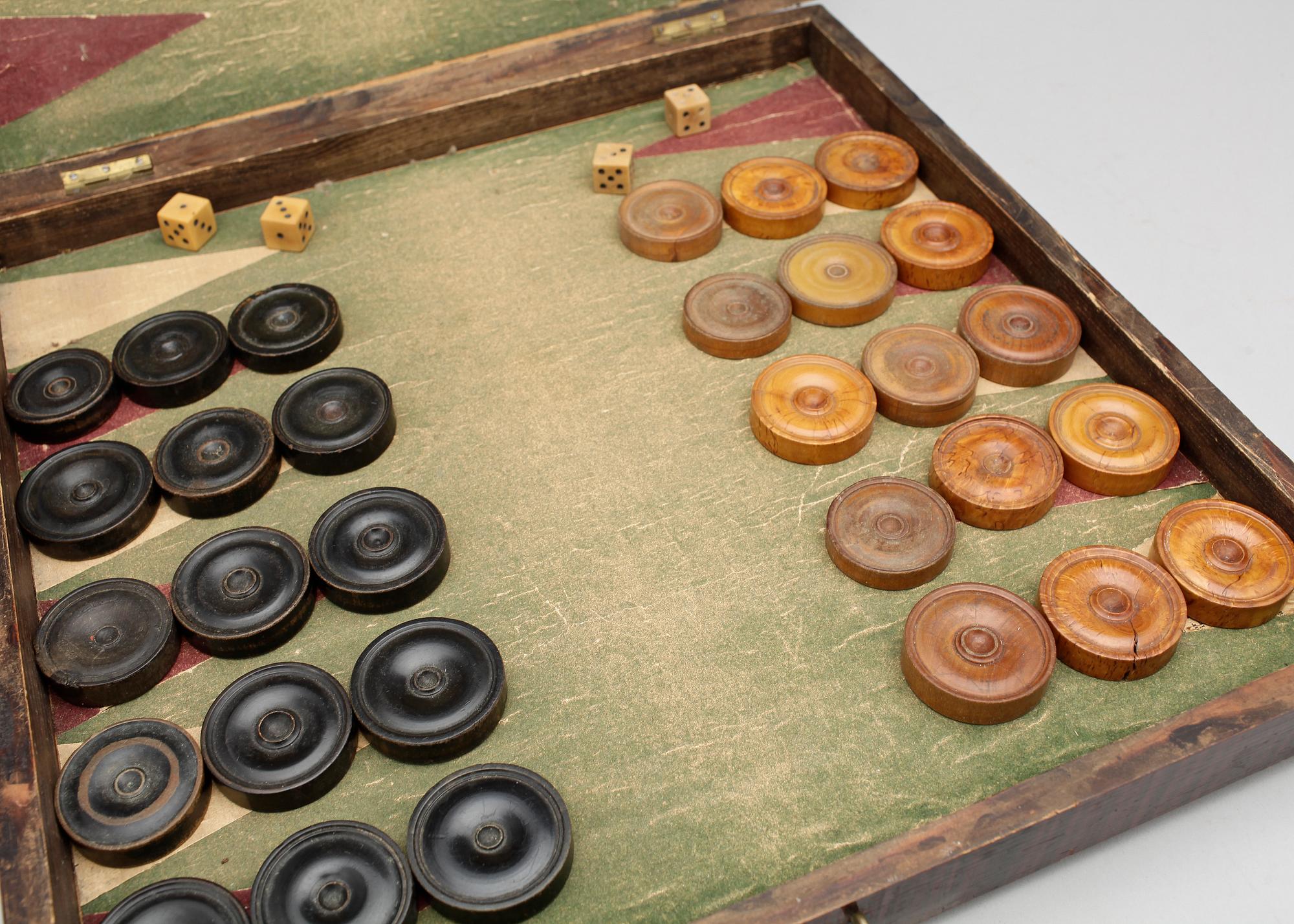 SCHACK- och BACKGAMMONSPEL, trä, troligen Tyskland, tidigt 1900-tal.