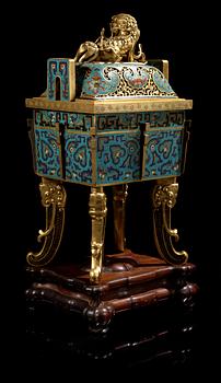 A cloisonne censer with cover, Qing dynasty, Qinalong (1736-95).