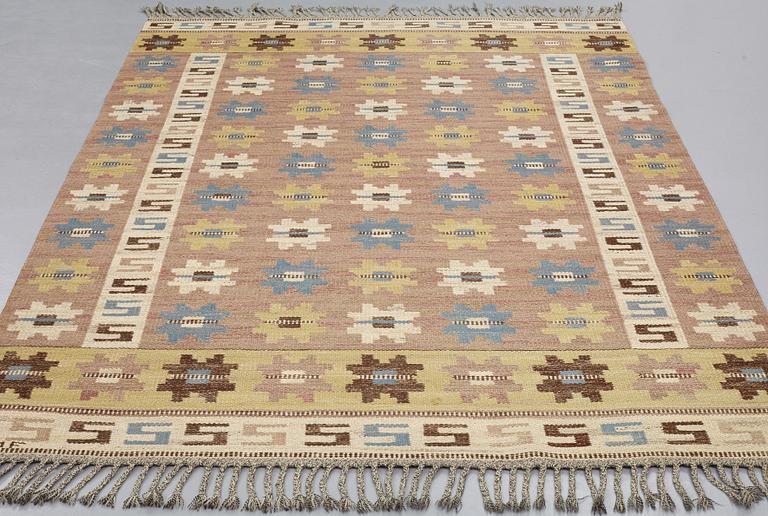 Märta Måås-Fjetterström, A CARPET, "Kryptans matta" ("Sipporna"), flat weave, ca 252,5 x 178,5 cm, signed AB MMF.