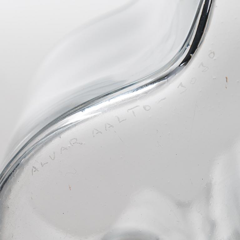 ALVAR AALTO, Two '3030' vases for Iittala Finland.