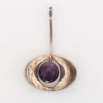 Theresia Hvorslev, silver and amethyst bead pendant.