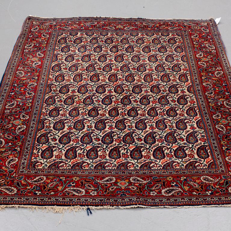 MATTO, a semi-antique Kashan, ca 198,5 x 135 cm.