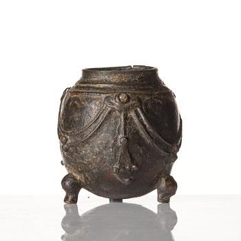 A tripod bronze censer, Yuan/Ming Dynasty.