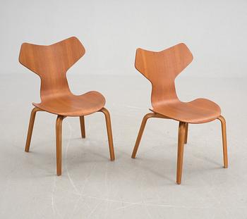 STOLAR, ett par, Grand Prix, Arne Jacobsen för Fritz Hansen.