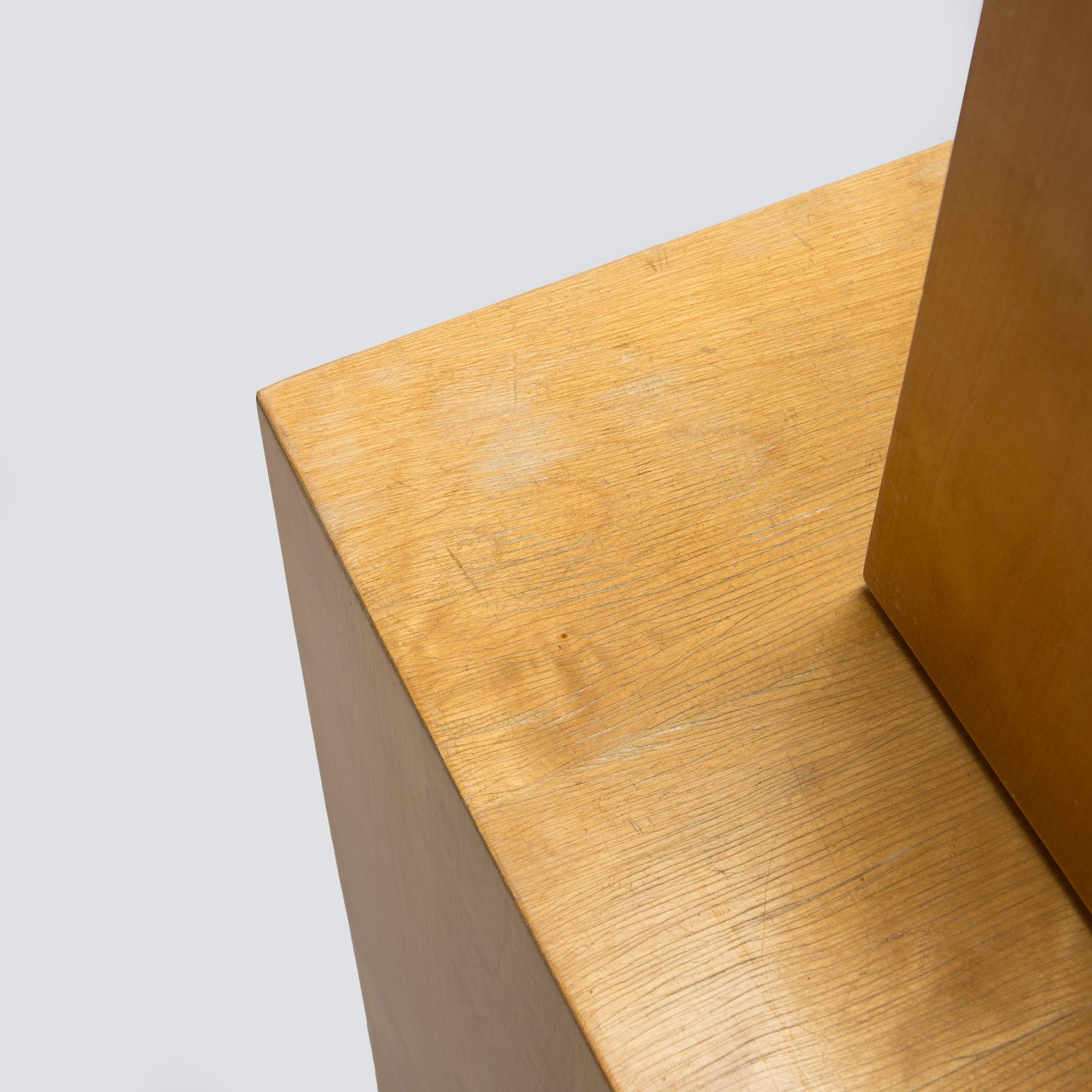 Aino Aalto, kaappi, malli 808 ja vitriini, malli 214 O.Y. Huonekalu- ja Rakennustyötehdas A.B. 1950-luvun alku.