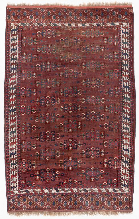 An antique Yomud/Karadashli main carpet, c 272 x 170 cm.