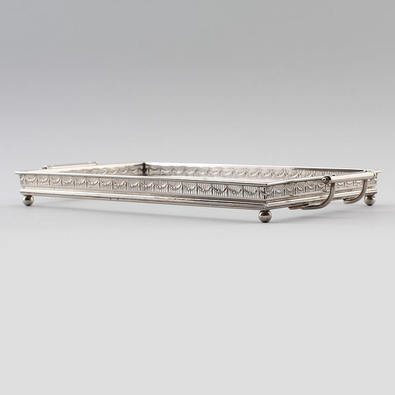 BRICKA, nysilver och glas, 1900-talets första hälft.