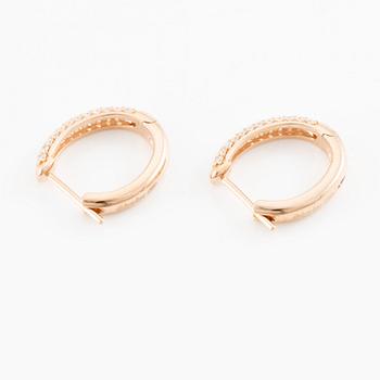 Örhängen, kreoler, 18K guld med briljantslipade diamanter.