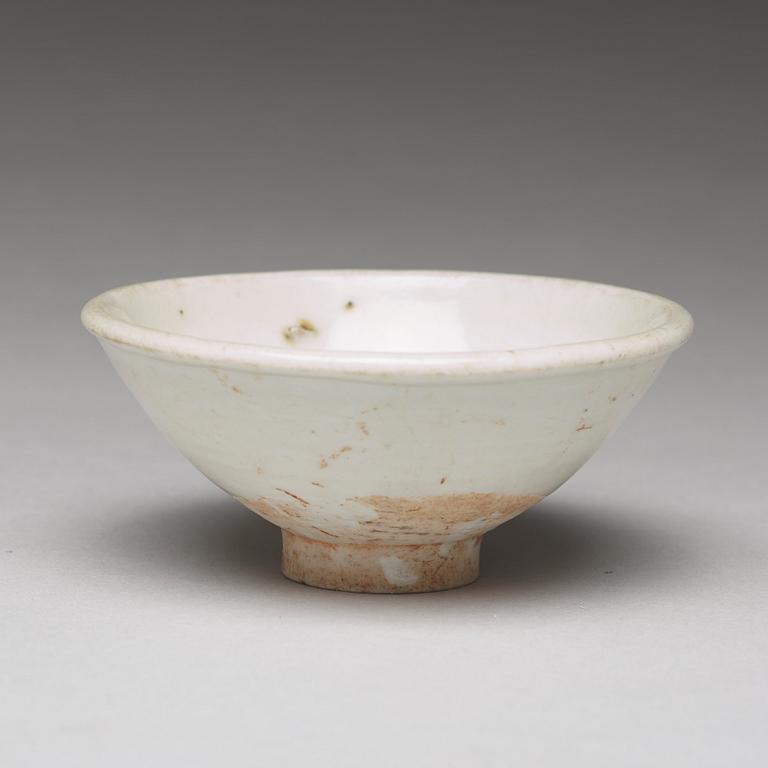 A white glazed bowl, Song dynasty (960-1279).
