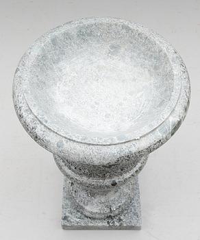 URNA, grön marmor, modern tillverkning.