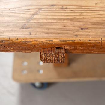 Drop-leaf table, Sweden, circa 1800.